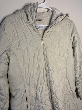 Columbia Women's White Medium Quilted Hooded Jacket with Fleece Lining